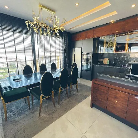 # B87 - Luxus-duplex Apartment, 12 Und 13 Stock Ueber Alanya, Whirlpool Mit Meerblick, Bar, Baeder, Terrassen, Gym, Private Tower